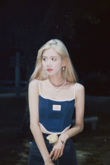 老师穿白色双开旗袍搭配技巧